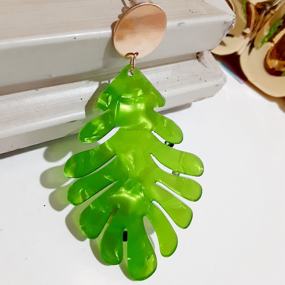 Acrylic Resin Leaf Drop Dangle Statement Earrings… - image 7